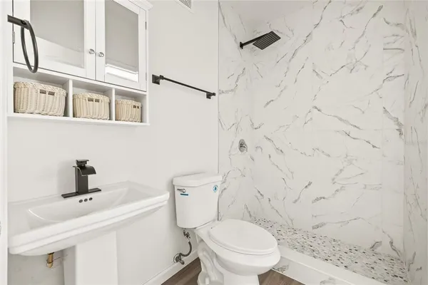 $2,000 | 18006 Villa Creek Drive, Tampa, FL 33647