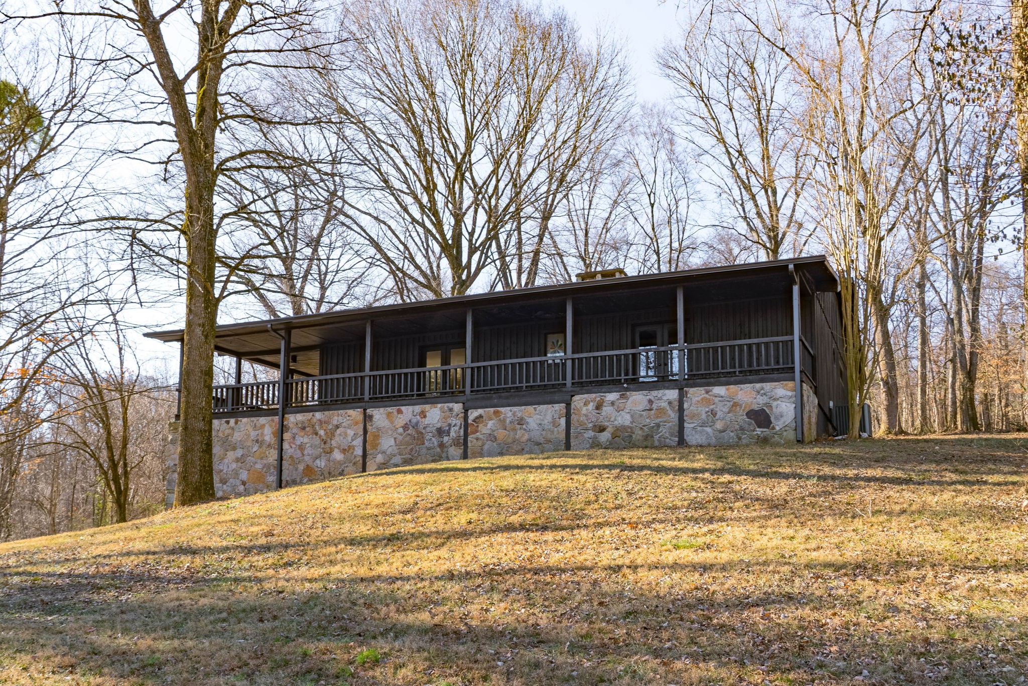 140 Dean Road Clarksville, TN 37040 - Photo 3 of 44 a house view with swimming pool in front of it