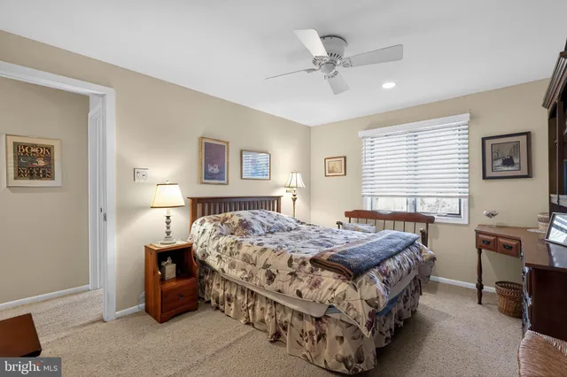 $420,000 | 8 South Close, Moorestown, NJ 08057