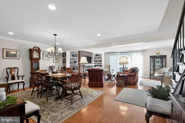 $420,000 | 8 South Close, Moorestown, NJ 08057