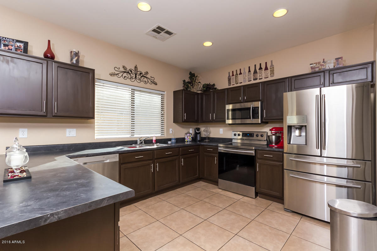 10224 West Chipman Road Tolleson, AZ 85353 - Photo 2 of 15 IMG_2463-7