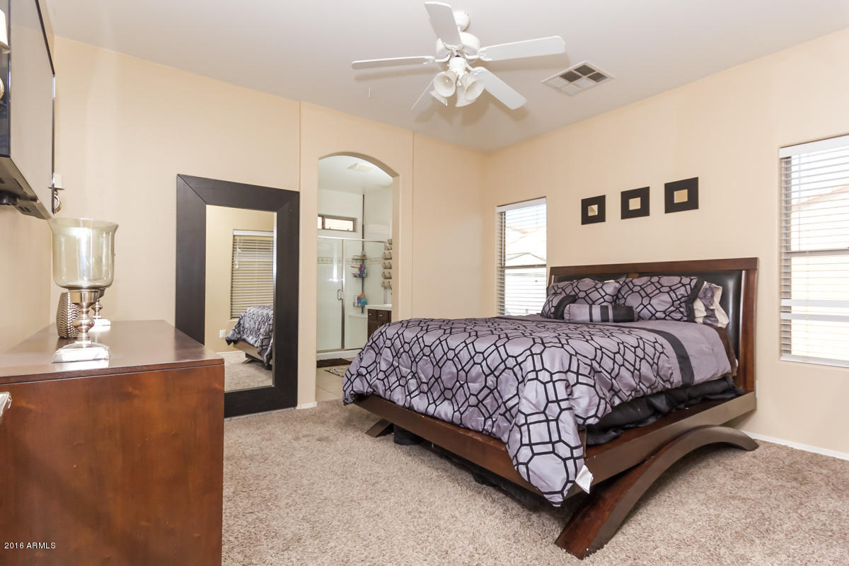 10224 West Chipman Road Tolleson, AZ 85353 - Photo 4 of 15 IMG_2475-10