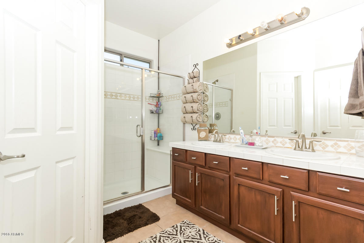 10224 West Chipman Road Tolleson, AZ 85353 - Photo 5 of 15 IMG_2481-11
