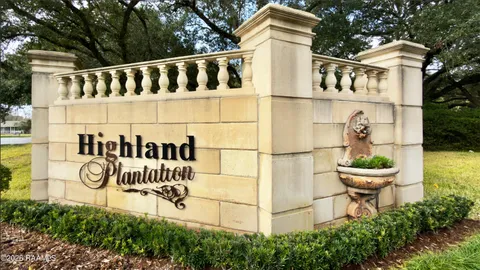 $550,000 | 117 Hundred Oaks Drive, Youngsville, LA 70592