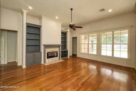 $550,000 | 117 Hundred Oaks Drive, Youngsville, LA 70592