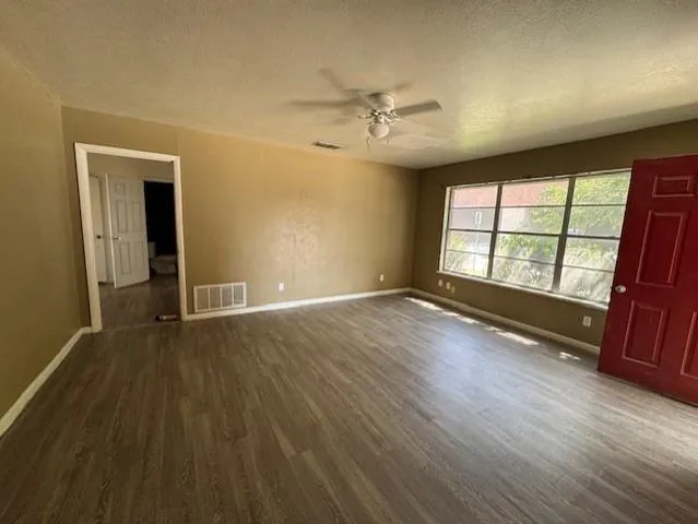 $2,100 | 190 North St Felix Street, Stephenville, TX 76401