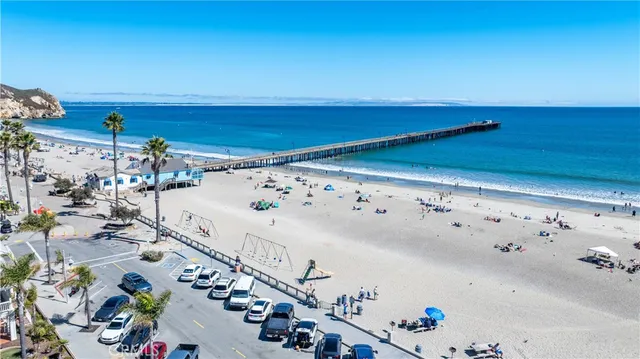 a view of utility room