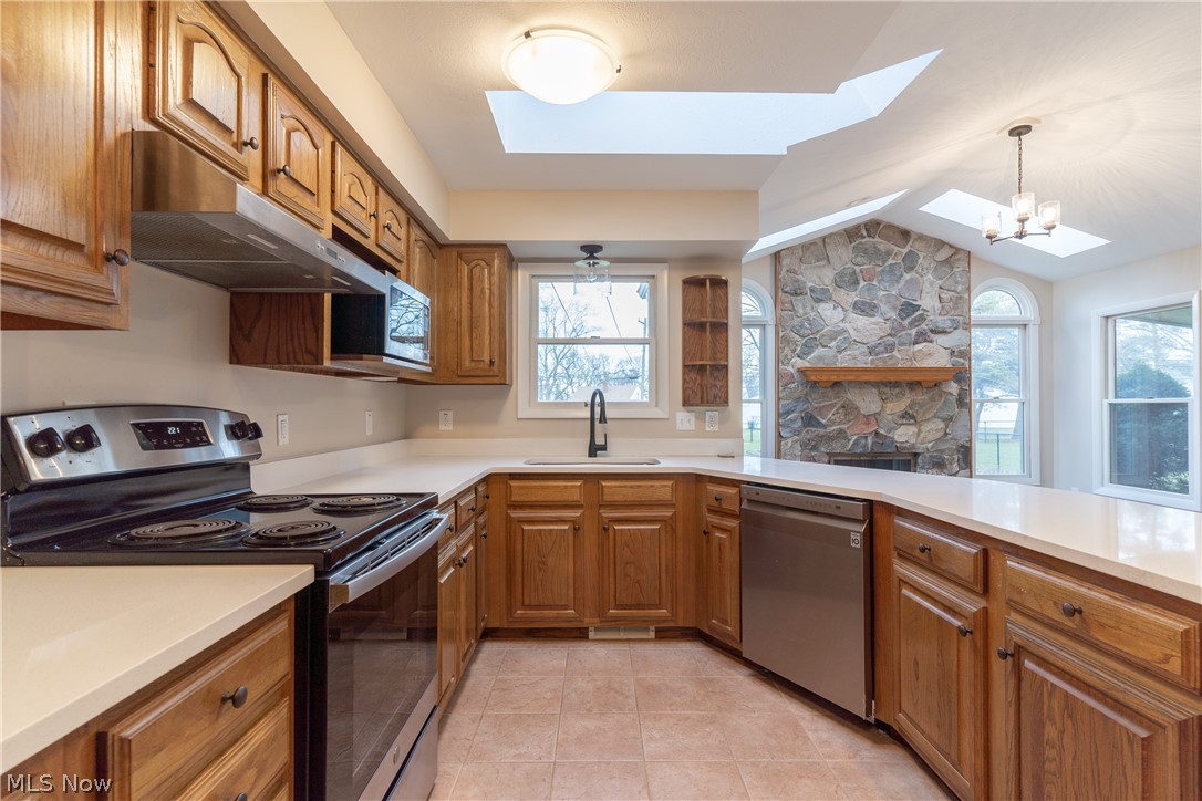 5147 Longton Road Cleveland, OH 44124 - Photo 9 of 31 Gallery Image 9