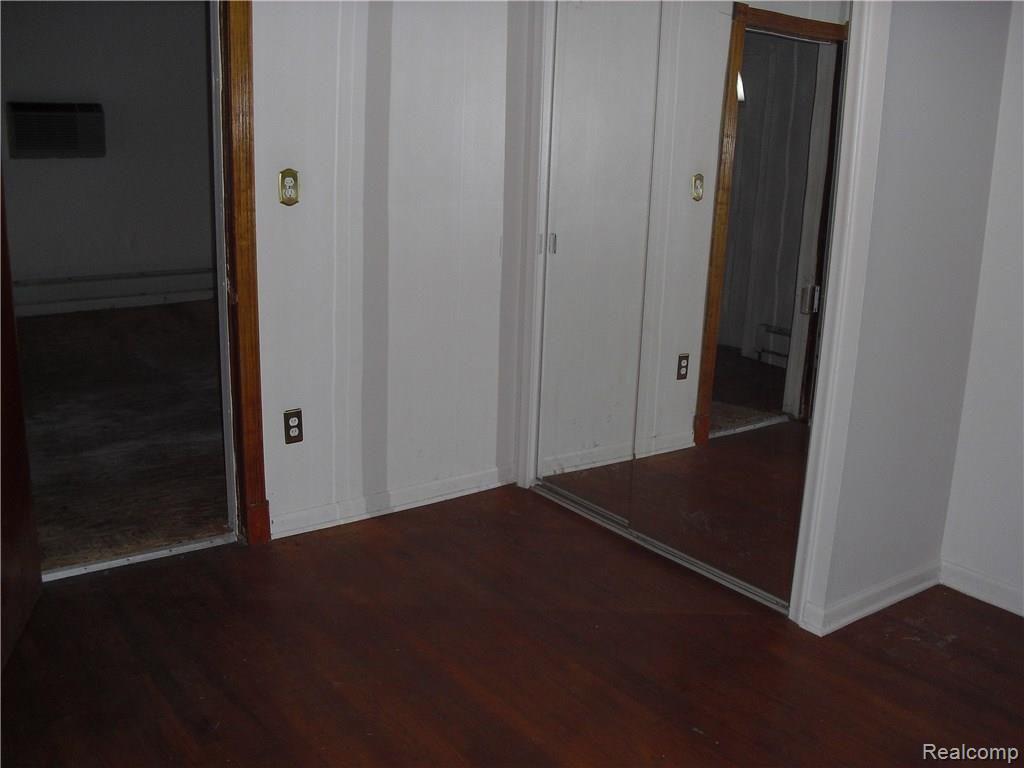 4211 Stephens Road Warren, MI 48091 - Photo 18 of 24 CIMG5807.JPG