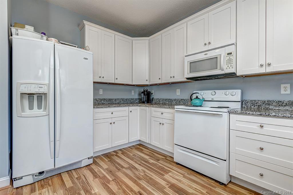 5908 Raisin Tree Lane Charlotte, NC 28215 - Photo 11 of 24 Gallery Image 11