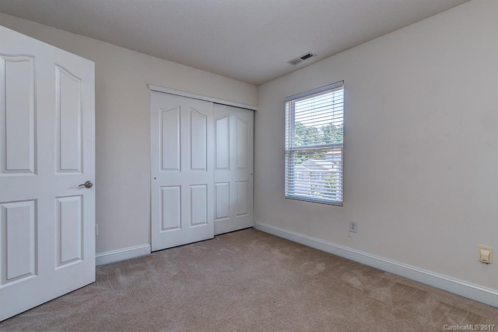 5908 Raisin Tree Lane Charlotte, NC 28215 - Photo 17 of 24 Gallery Image 17