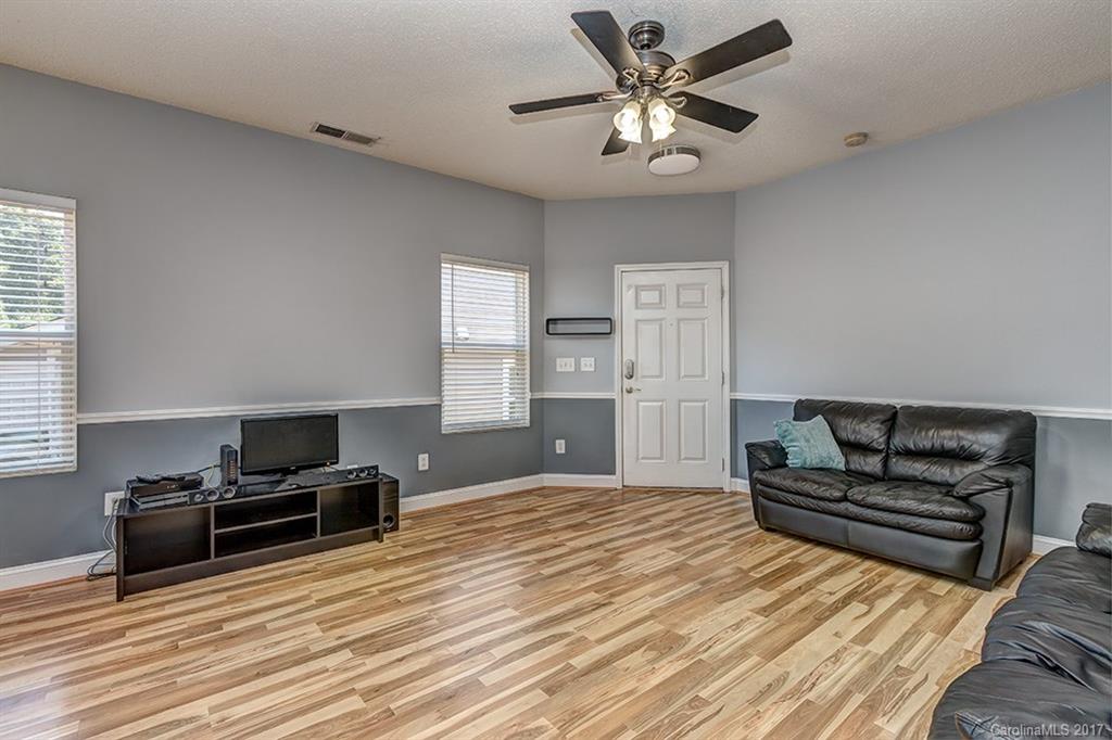 5908 Raisin Tree Lane Charlotte, NC 28215 - Photo 4 of 24 Gallery Image 4