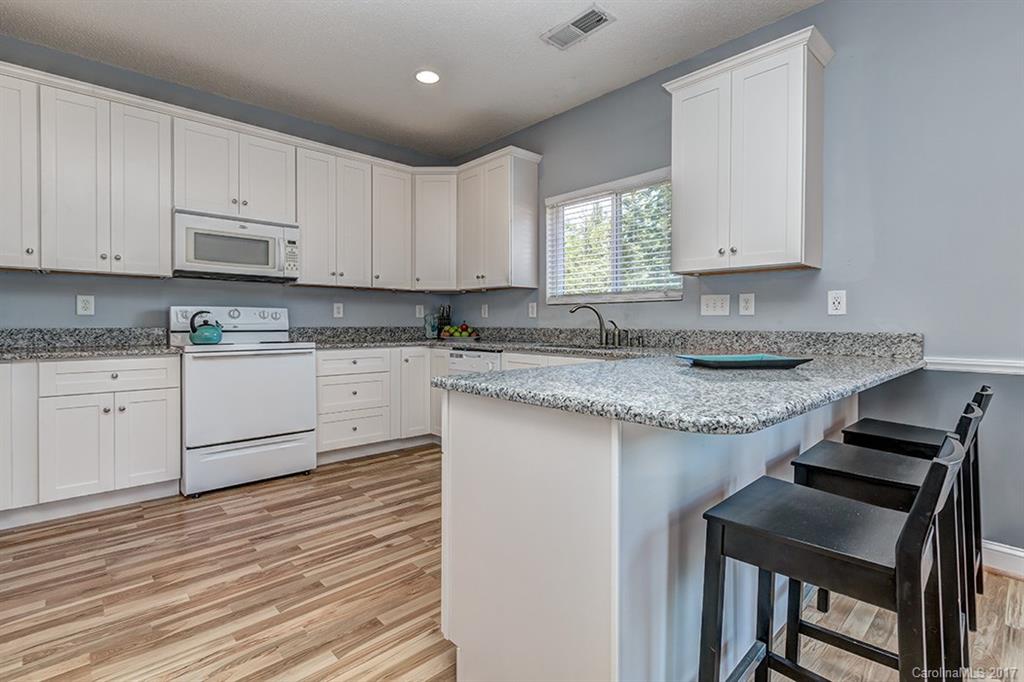 5908 Raisin Tree Lane Charlotte, NC 28215 - Photo 9 of 24 Gallery Image 9