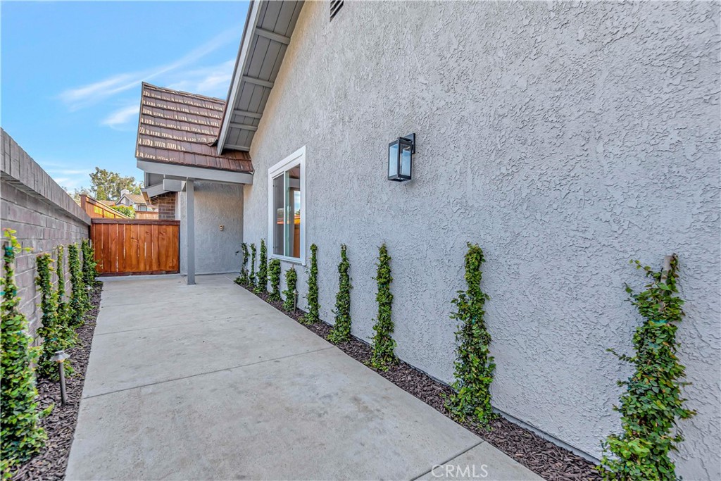 545 North Broadmoor Trail Orange, CA 92869 - Photo 5 of 75