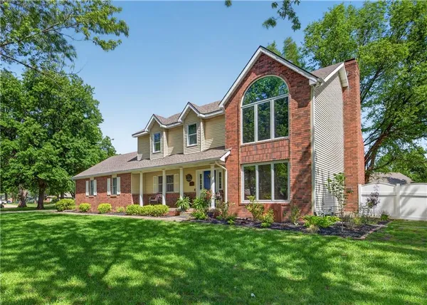 $390,000 | 1301 Bitner Drive, Pittsburg, KS 66762