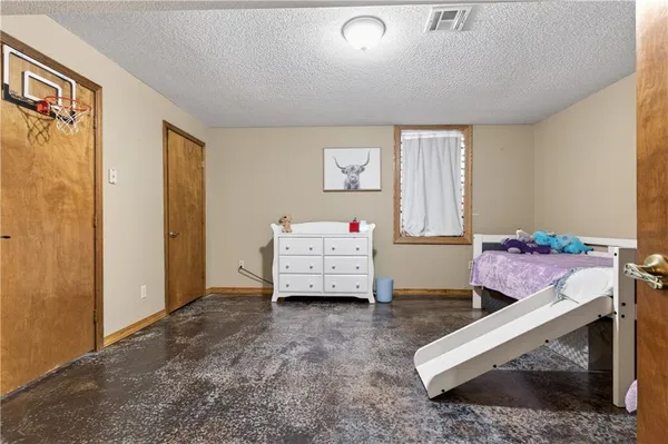 $390,000 | 1301 Bitner Drive, Pittsburg, KS 66762