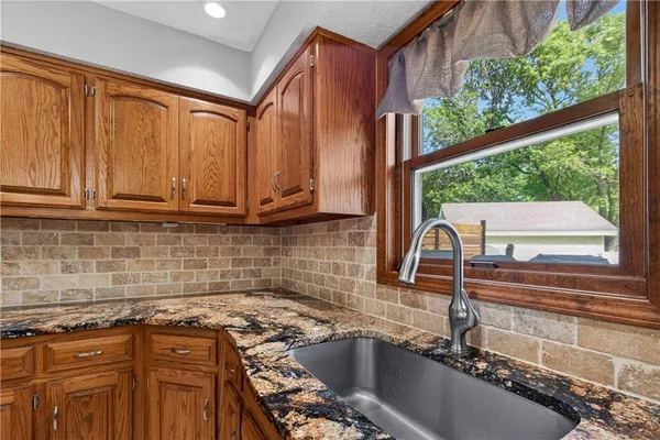 $390,000 | 1301 Bitner Drive, Pittsburg, KS 66762