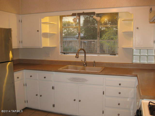 2017 East Rennoc Stravenue Tucson, AZ 85719 - Photo 11 of 38 Gallery Image 11