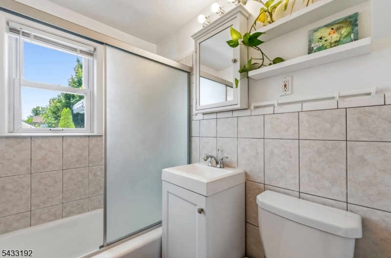 128 Livingston Road Linden, NJ 07036 - Photo 13 of 38