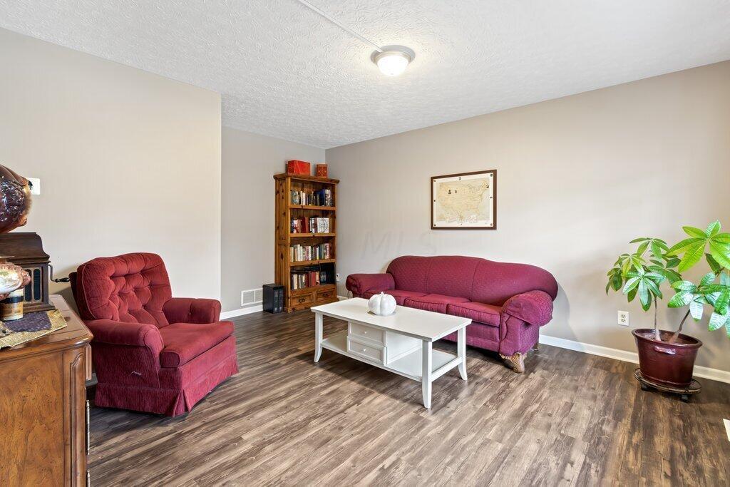 309 Shawnee Loop South Pataskala, OH 43062 - Photo 7 of 34 309 Shawnee Loop South-16.jpg-SMALL