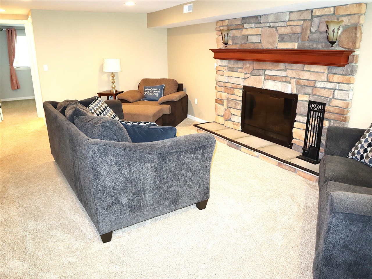 39889 Coronation Road Canton, MI 48188 - Photo 25 of 51