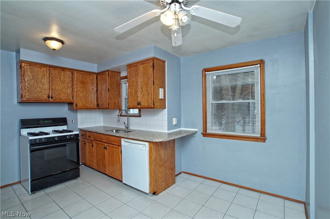 4714 Redfern Road Parma, OH 44134 - Photo 12 of 27
