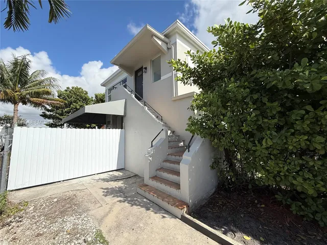 $2,600 | 2311 Northwest 15th Street, Unit B, Miami, FL 33125