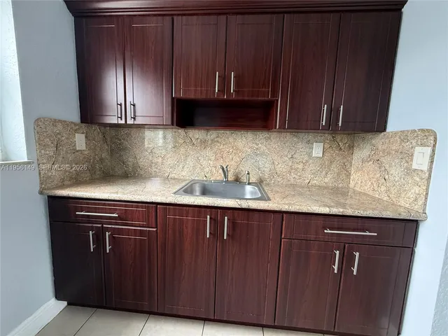 $2,600 | 2311 Northwest 15th Street, Unit B, Miami, FL 33125