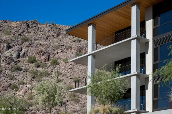 $5,395,000 | 5000 East Camelback Road, Unit 210, Scottsdale, AZ 85251