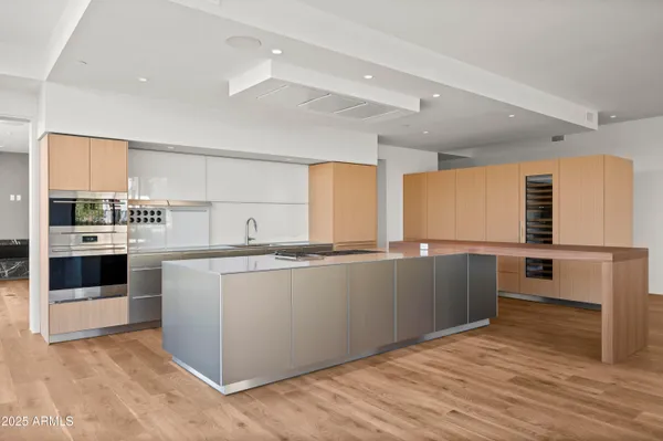 $5,395,000 | 5000 East Camelback Road, Unit 210, Scottsdale, AZ 85251