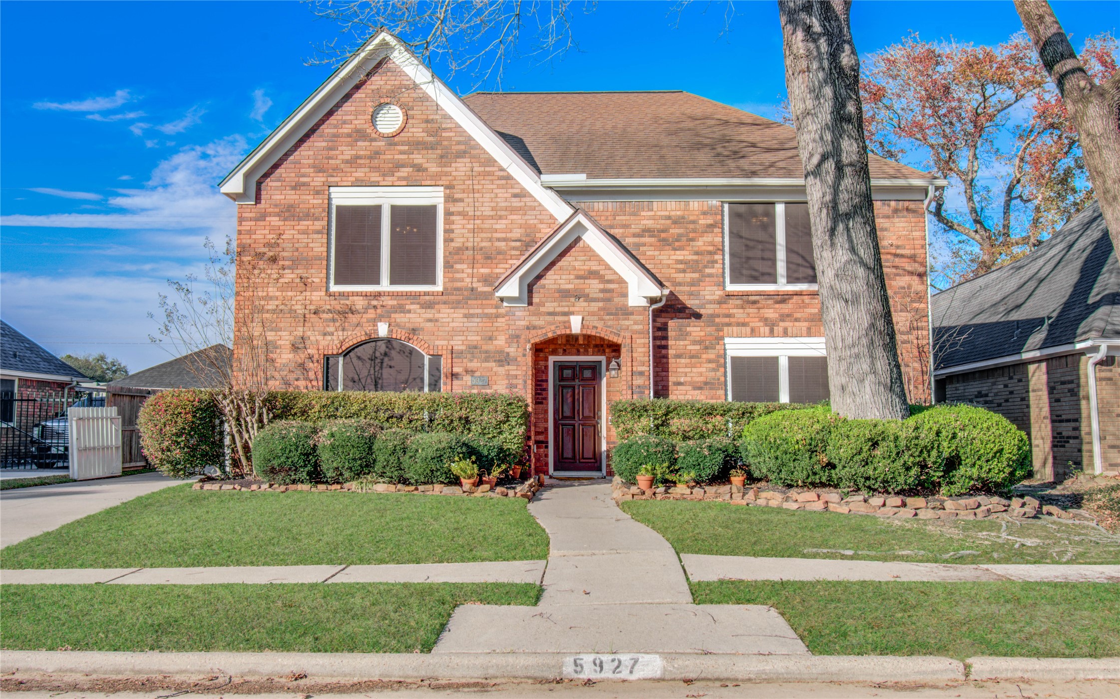 Welcome home to 5927 Thom Road in the desirable Atascocita Trails community