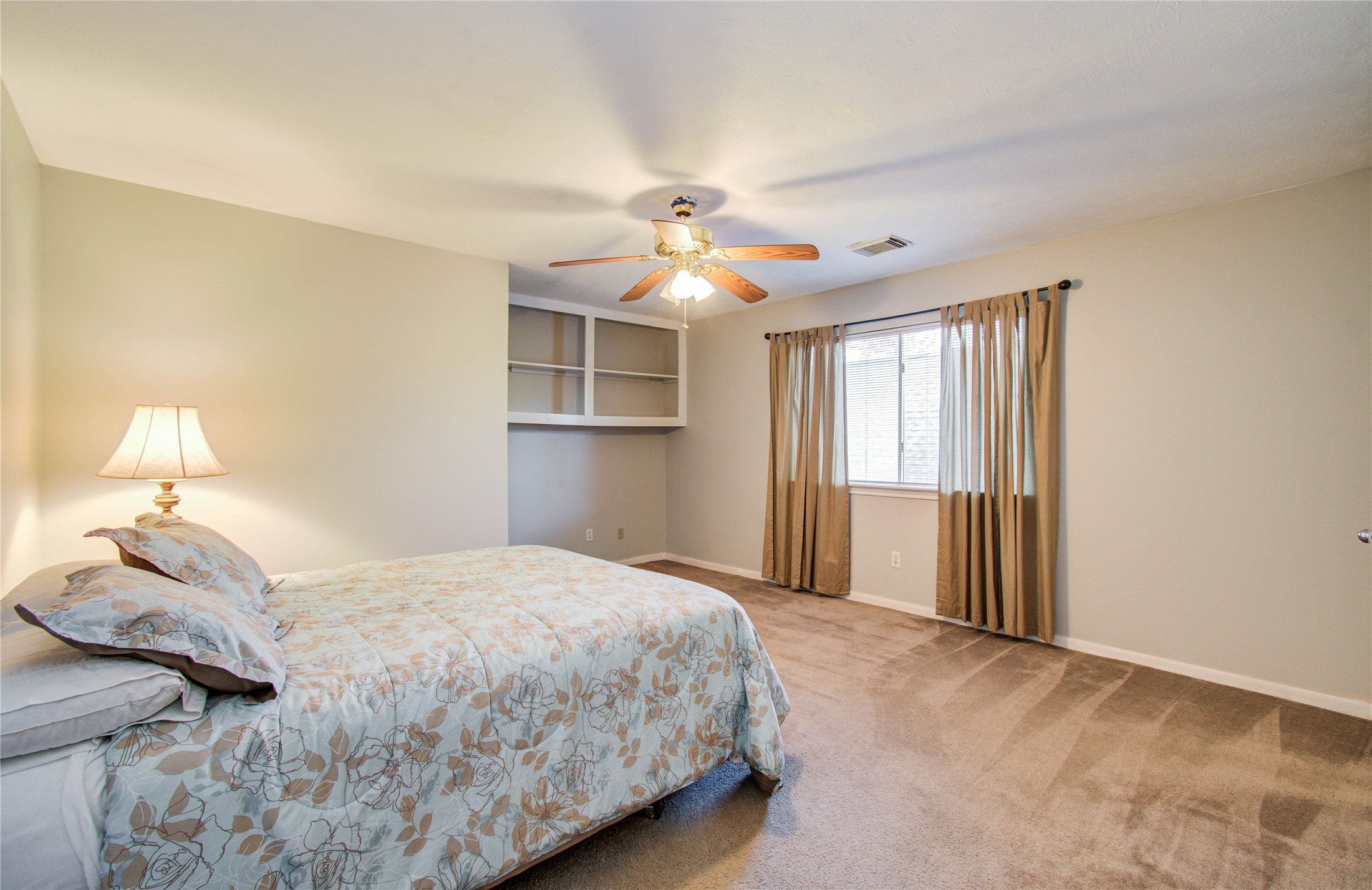 5927 Thom Road Humble, TX 77346 - Photo 42 of 50 Spacious bedroom located upstairs