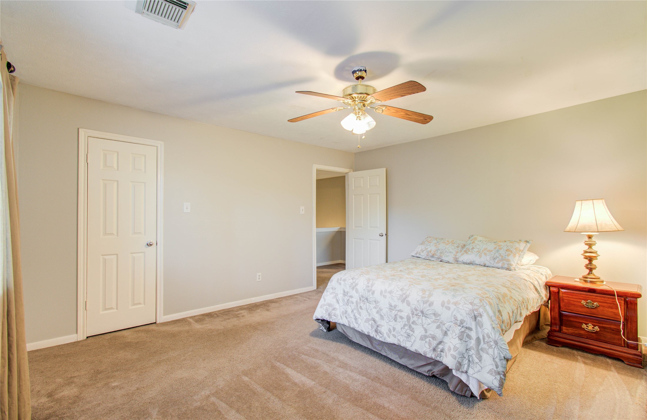 5927 Thom Road Humble, TX 77346 - Photo 43 of 50 Spacious bedroom located upstairs