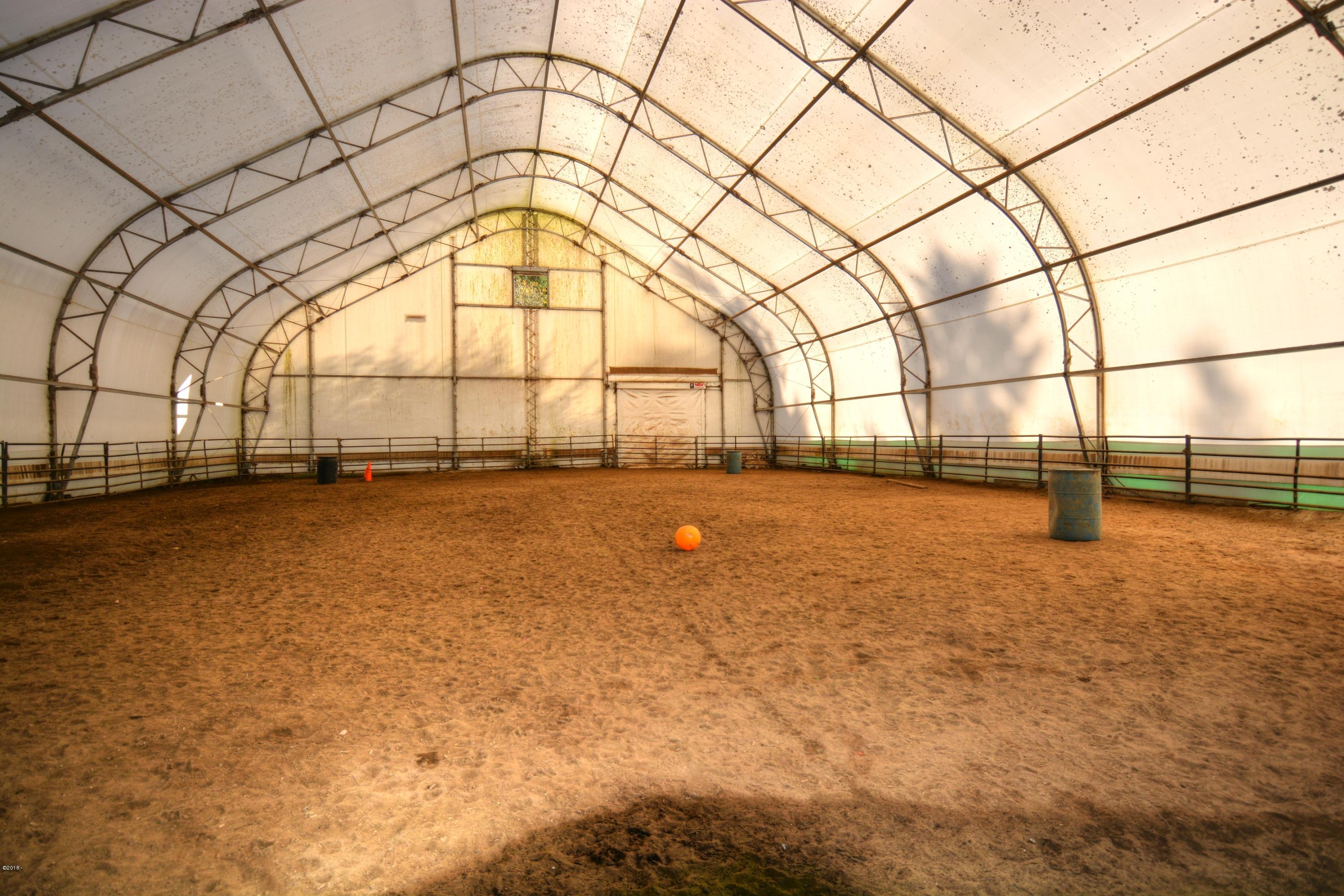 3220 North Bayview Road Waldport, OR 97394 - Photo 40 of 50 Riding Arena Inside