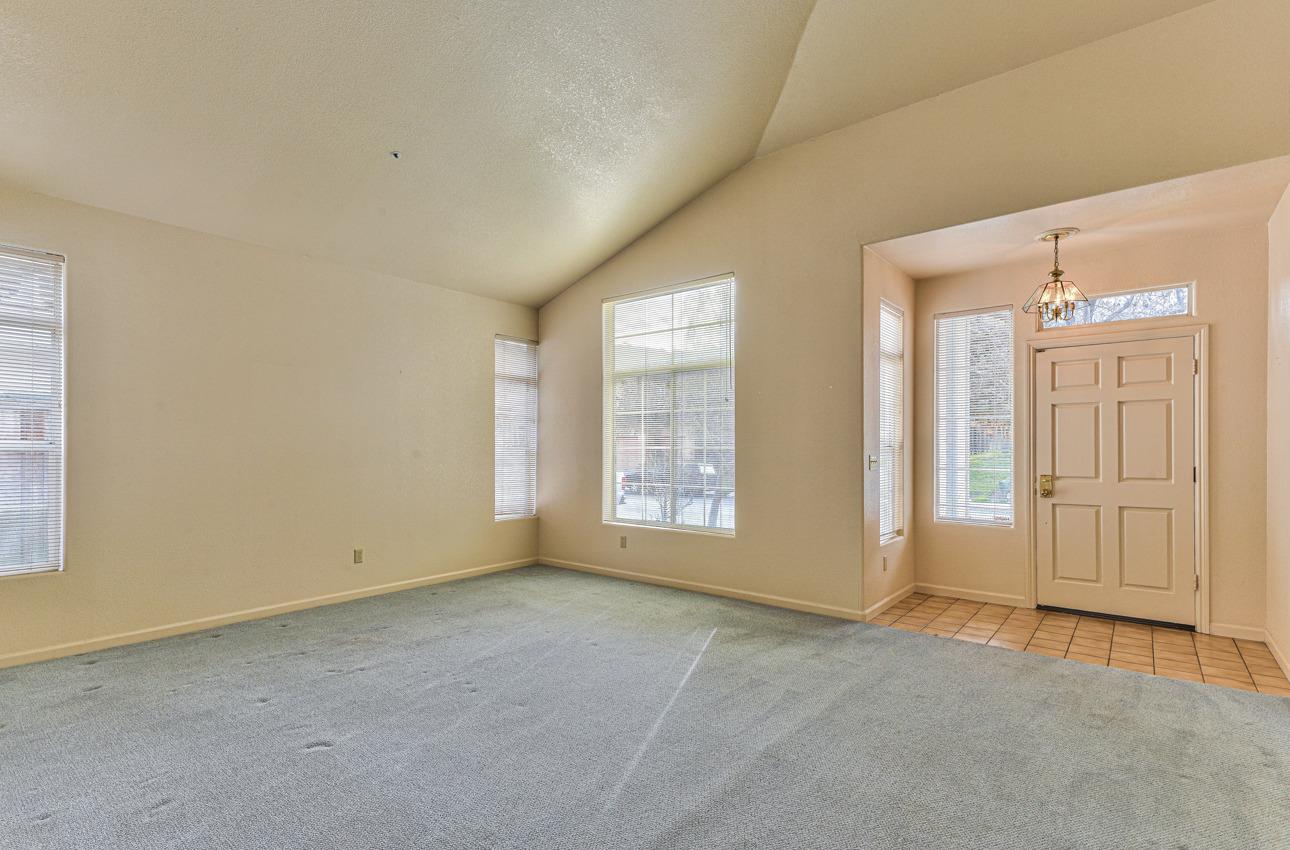 17747 Riverbend Road Salinas, CA 93908 - Photo 11 of 40 Gallery Image 11