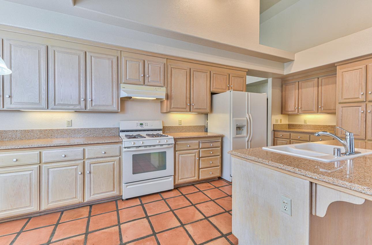 17747 Riverbend Road Salinas, CA 93908 - Photo 17 of 40 Gallery Image 17