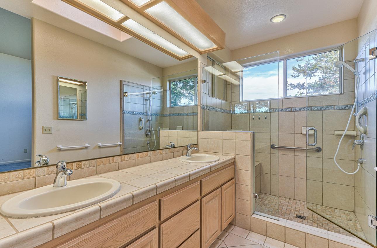 17747 Riverbend Road Salinas, CA 93908 - Photo 31 of 40 Gallery Image 31