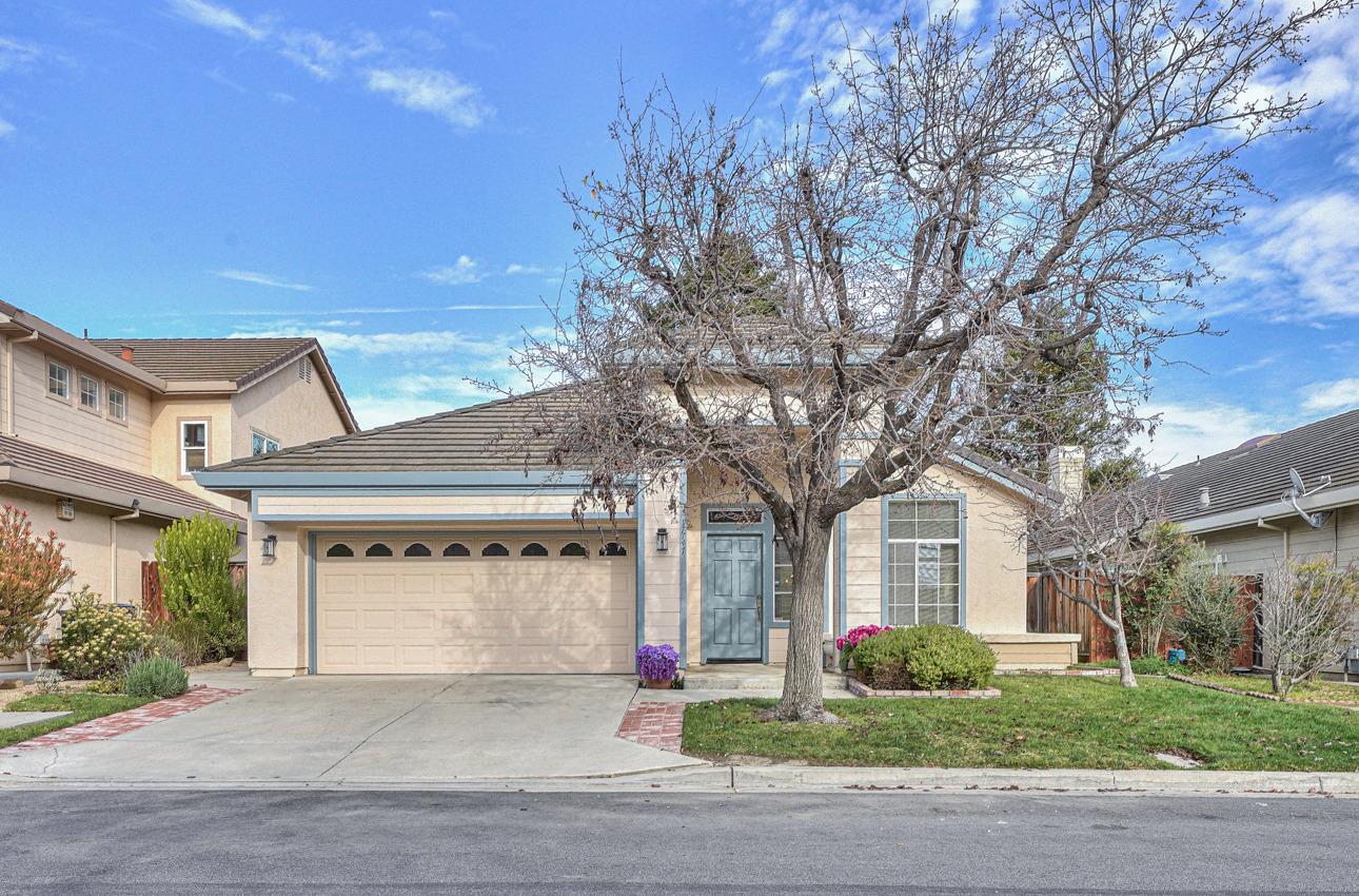 17747 Riverbend Road Salinas, CA 93908 - Photo 4 of 40 Gallery Image 4