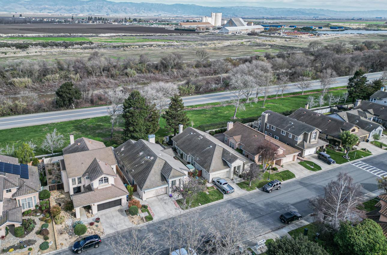 17747 Riverbend Road Salinas, CA 93908 - Photo 5 of 40 Gallery Image 5