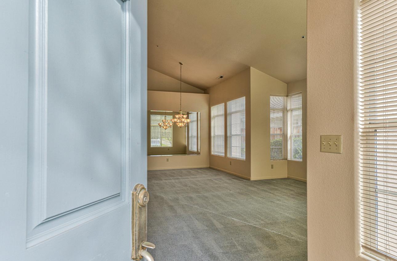 17747 Riverbend Road Salinas, CA 93908 - Photo 9 of 40 Gallery Image 9