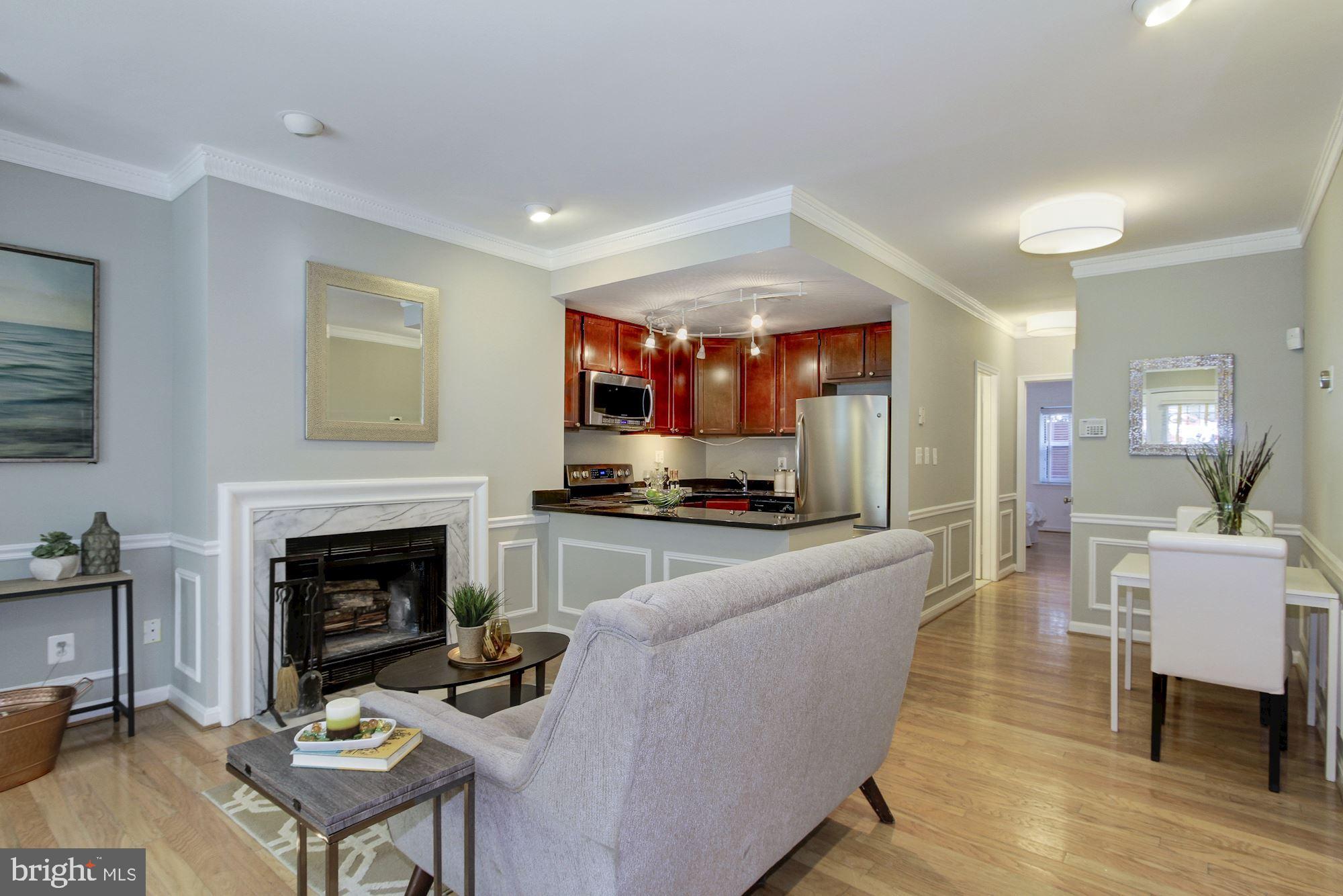 1205 N Street Northwest, Unit A Washington, DC 20005 - Photo 3 of 25 Enchanting living room!