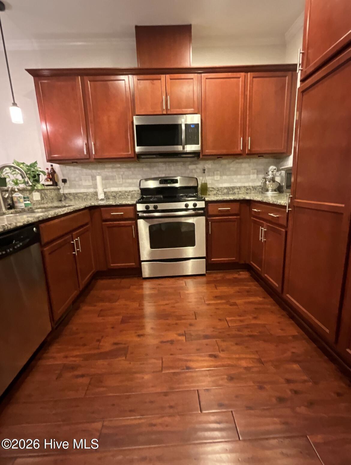1408 Crafton Way Raleigh, NC 27607 - Photo 17 of 38 Kitchen