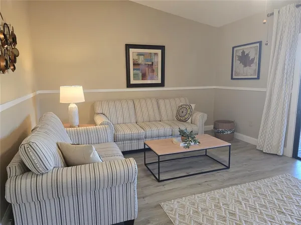 $1,900 | 4617 Forest Wood Trail, Unit 8, Sarasota, FL 34241