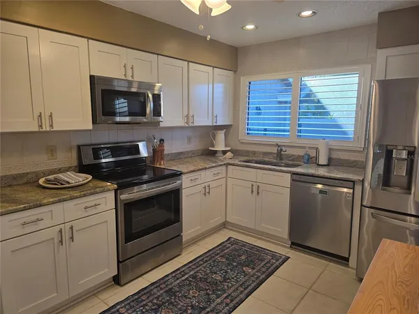 $1,900 | 4617 Forest Wood Trail, Unit 8, Sarasota, FL 34241