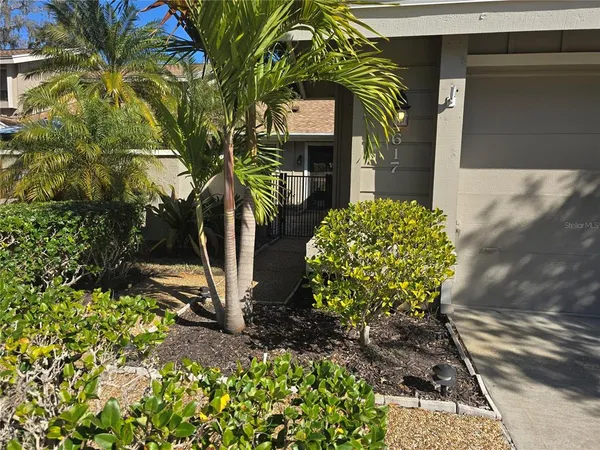 $1,900 | 4617 Forest Wood Trail, Unit 8, Sarasota, FL 34241