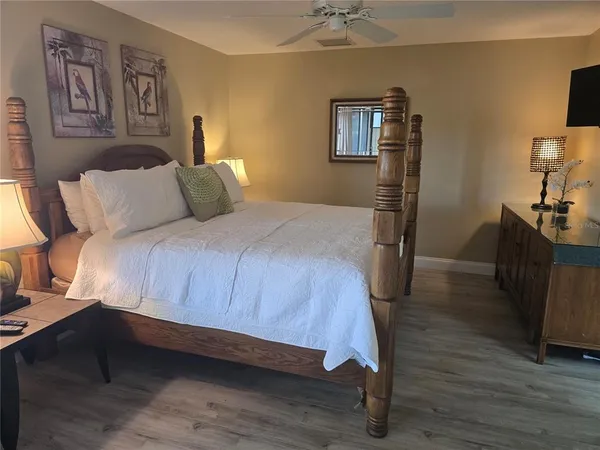 $1,900 | 4617 Forest Wood Trail, Unit 8, Sarasota, FL 34241