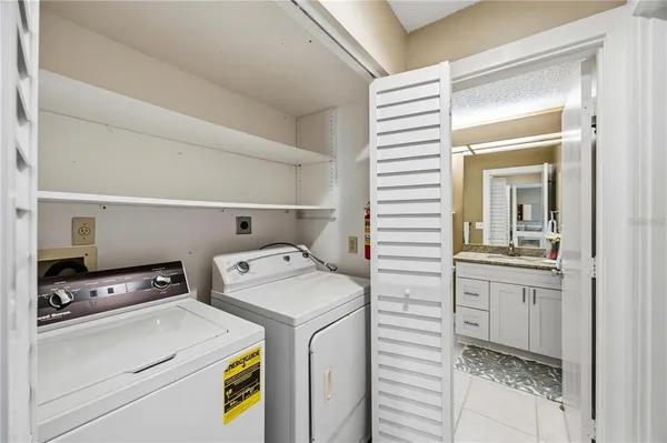 $1,900 | 4617 Forest Wood Trail, Unit 8, Sarasota, FL 34241