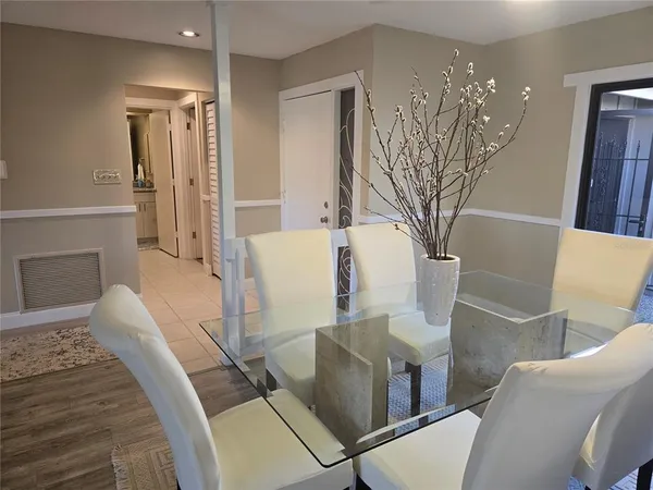 $1,900 | 4617 Forest Wood Trail, Unit 8, Sarasota, FL 34241