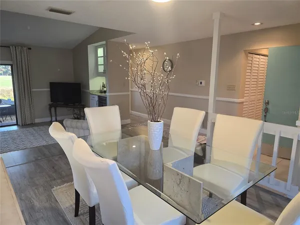 $1,900 | 4617 Forest Wood Trail, Unit 8, Sarasota, FL 34241