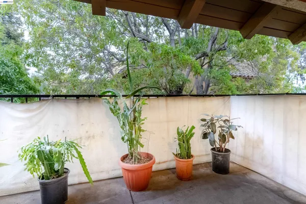$520,000 | 247 North Capitol Avenue, Unit 271, San Jose, CA 95127